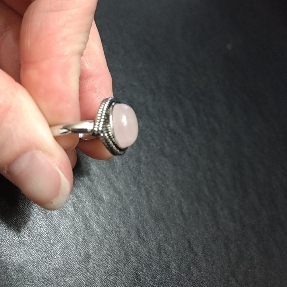 Silver tone rose quartz ring Size 6 - Picture 5 of 8